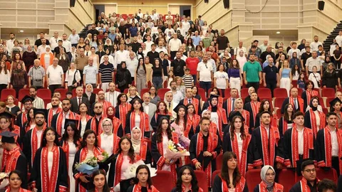 Erciyes Üniversitesi'nde 450 Mezuniyet Töreni
