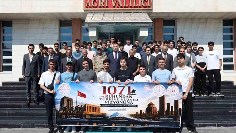 Ağrı'dan Öğrenci Kafilesi Uğurlandı