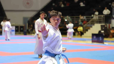 Samsun'da Karate Şampiyonası Başladı