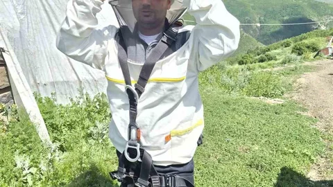 Erzurum'da Elektrik Ekipleri Arıcı Kıyafetiyle Çalışıyor