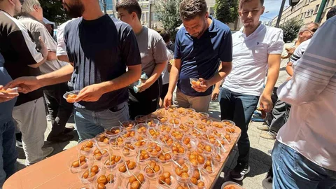 Eskişehir'de Şehit İçin Lokma Dağıtıldı
