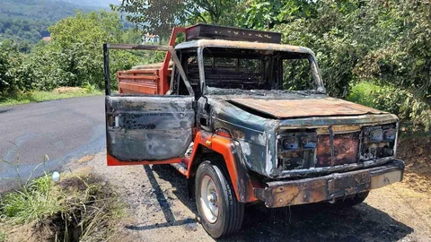 Zonguldak'ta Seyir Halindeki Kamyonet Yandı