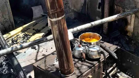 Niğde'de Avludaki Soba Yangın Çıkardı