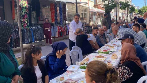 Anahtar Parti Kırşehir'de Esnaflarla Buluştu