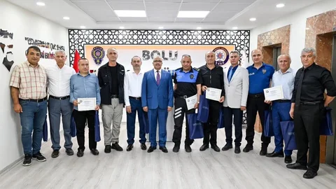 Bolu'da Emekli Polislere Teşekkür Belgesi