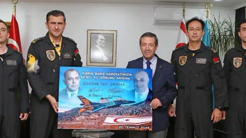 KKTC'de F-16 Gururu