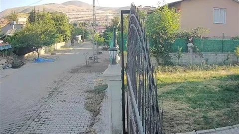Malatya'da Deprem Anı Kameralara Yansıdı