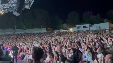 Yıldız Tilbe Bursa'da Doğum Günü Açıklaması Yaptı