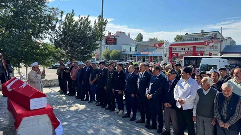 Kars'ta Kıbrıs Gazisi Uğurlandı