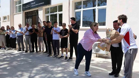 Bilecik'te Avrupa Şampiyonu Güreşçiye Destan Gibi Karşılama