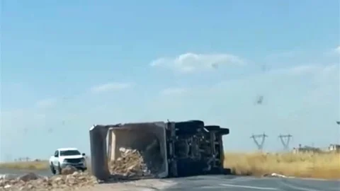 Siirt'te Kamyon Devrildi, 1 Yaralı