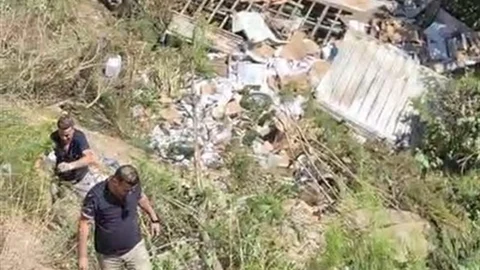 Kumluca'da Kamyon Devrildi, Şoför Hayatını Kaybetti