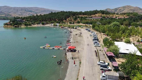 Elazığ'da Hazar Gölü'ne Akın Var