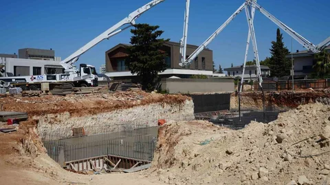 Antalya'da İnşaat Şantiyesinde Göçük Oluştu