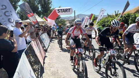 Kapadokya'da Dağ Bisikleti Şampiyonası Düzenlendi