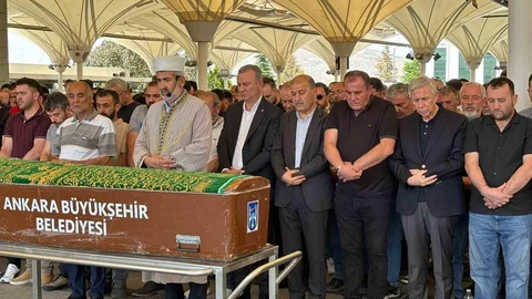 Ankara'da Hafriyat Kamyonu Kazası