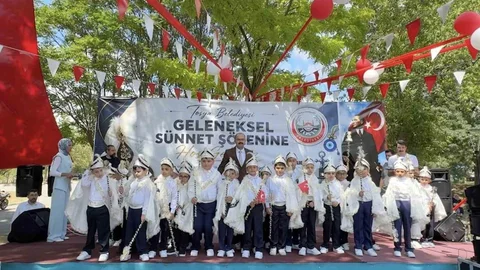 Kastamonu'da Çocuklar Sünnet Şöleninde Eğlendi