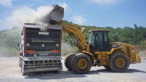 Balıkesir'de Yol İyileştirme Çalışması