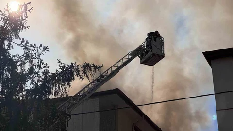 Kayseri'de Çatı Yangını Paniğe Neden Oldu