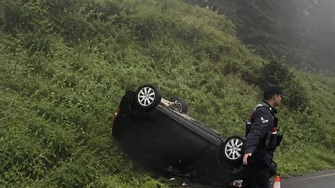 Trabzon'da Uçuruma Yuvarlanan Araçta 2 Yaralı