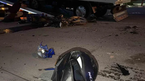 Bolu'da Motosiklet ve Kamyonet Çarpıştı