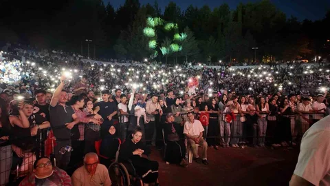 Gediz Tarhana Festivali'nde Cengiz Kurtoğlu Coşkusu