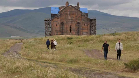 Kars'taki Tarihi Ani Ören Yeri Ziyaretçileri Ağırlıyor