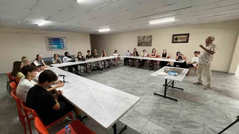 Bursa'da Gençlere İçli Köfte Eğitimi Verildi
