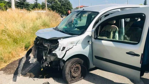 Afyonkarahisar'da Trafik Kazası: 4 Yaralı