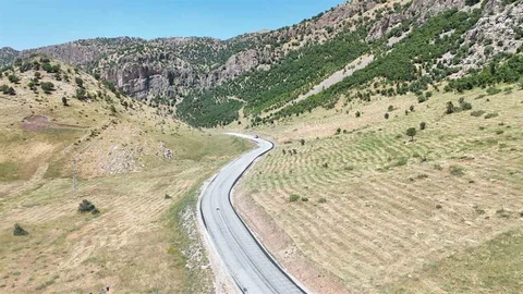Pervari'de Ulaşım Yolu Yenileniyor