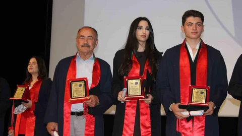 79 Yaşında Avukatlık Diploması Aldı