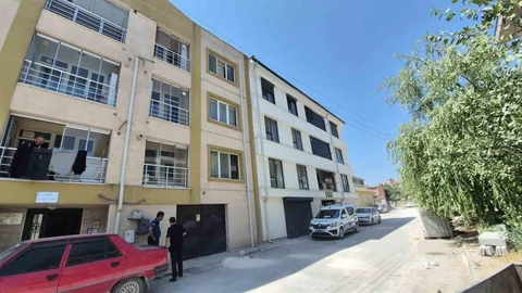 Eskişehir'de 3 Yaşındaki Çocuk 9 Metreden Düştü