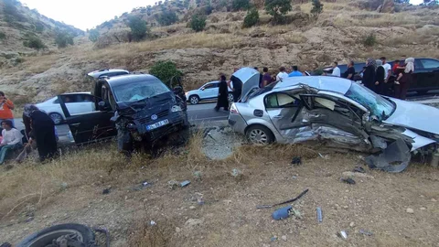 Mardin'de Trafik Kazası: 9 Yaralı
