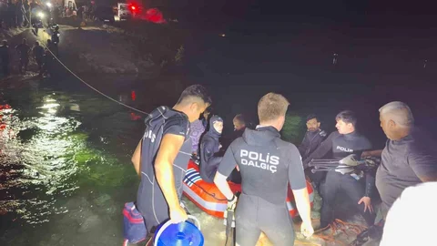 Fırat Nehri'nde Mahsur Kalanlar Kurtarıldı