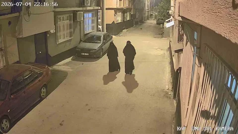 Adana'da Çarşaflı Hırsızlık Olayı