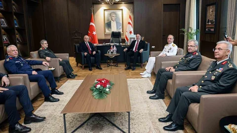 Kuzey Kıbrıs'ta Bakan Güler ile Öztürkler Görüştü