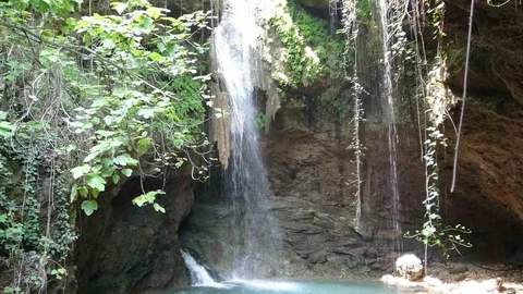 Mersin'de Koramşalı Şelalesi Coşkulu Akıyor