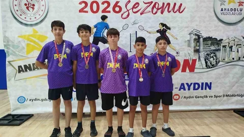 Aydınlı Badminton Takımı Yarı Finale Yükseldi
