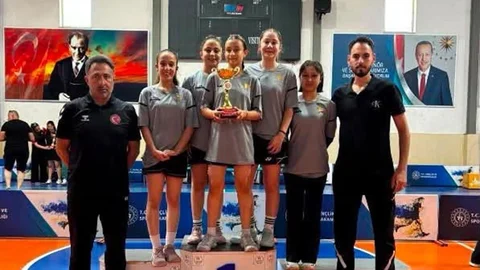Erzincan Badminton Takımı Grup Birincisi Oldu