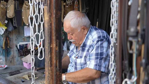 Gaziantep'te El İşçiliğiyle Ürün Üretiyor