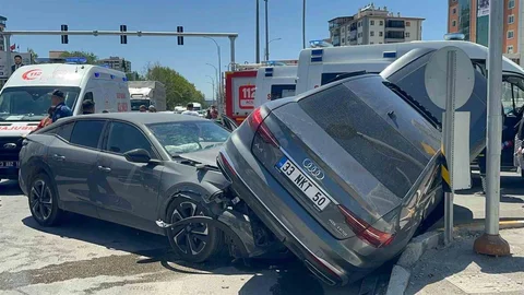 Elazığ’da Trafik Kazası: 5 Yaralı