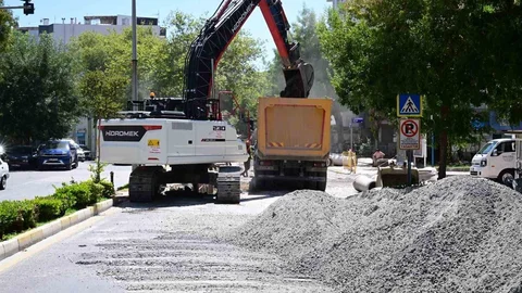 Söke'de Altyapı Çalışmaları Devam Ediyor