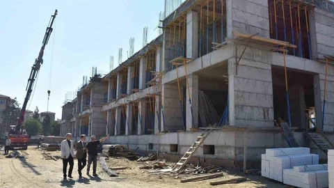 Salihli'de İki Yeni Okul İnşa Ediliyor