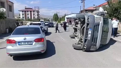 Yüksekova'da Trafik Kazası Meydana Geldi