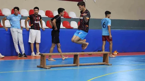 Hatay'da Spor Kurslarıyla Gençler Hedeflerine Ulaştı