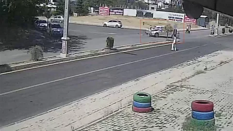 Elazığ'da İki Araç Çarpıştı