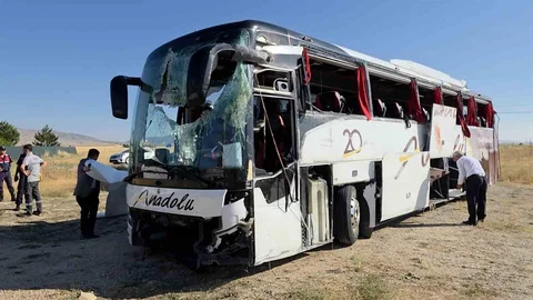 Kütahya'da Otobüs Kazası Sonrası 25 Yaralı Taburcu Oldu