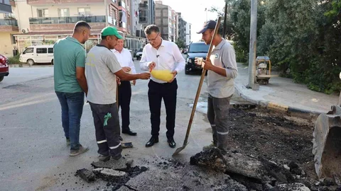 Manisa'da Başkan Öküzcüoğlu'ndan Limonata İkramı