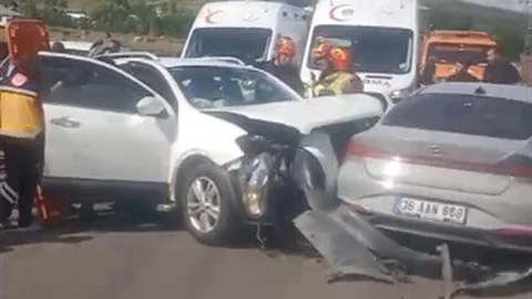 Kars'ta Zincirleme Trafik Kazası Oldu
