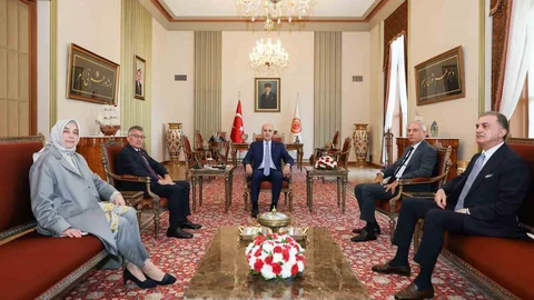 TBMM Başkanı Kurtulmuş'tan AK Parti'ye Ziyaret
